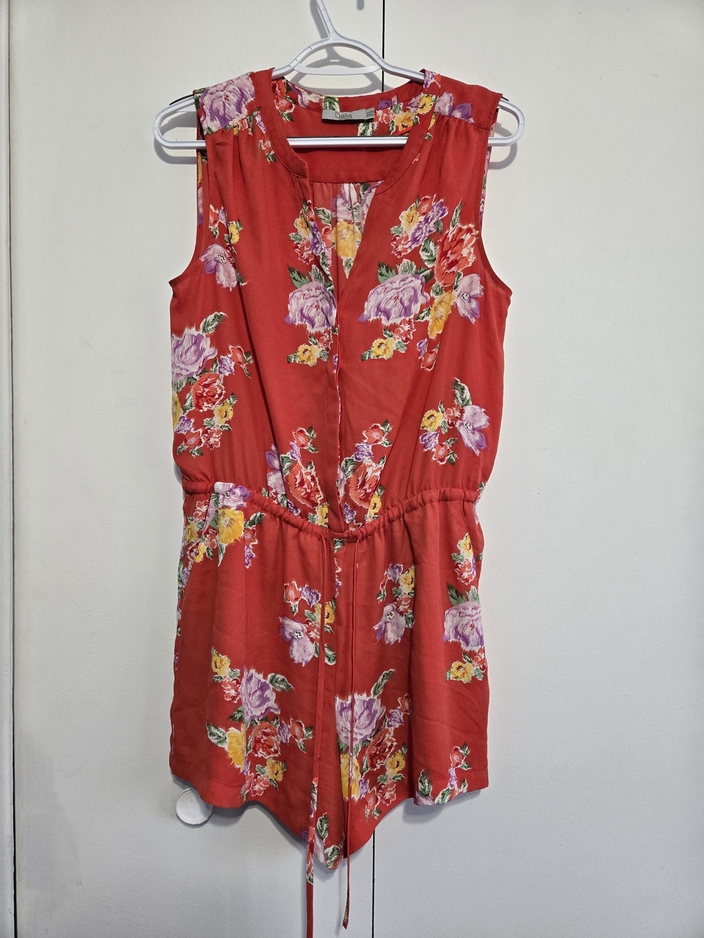 Dalia Floral Romper Women’s Size 8 Coral Sleeveless V Neck Tie Waist Pocket Romp